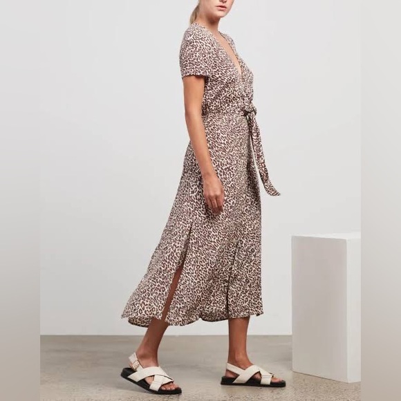 KIVARI Alena Leopard Print Tie Front Midi Dress - Picture 4 of 16